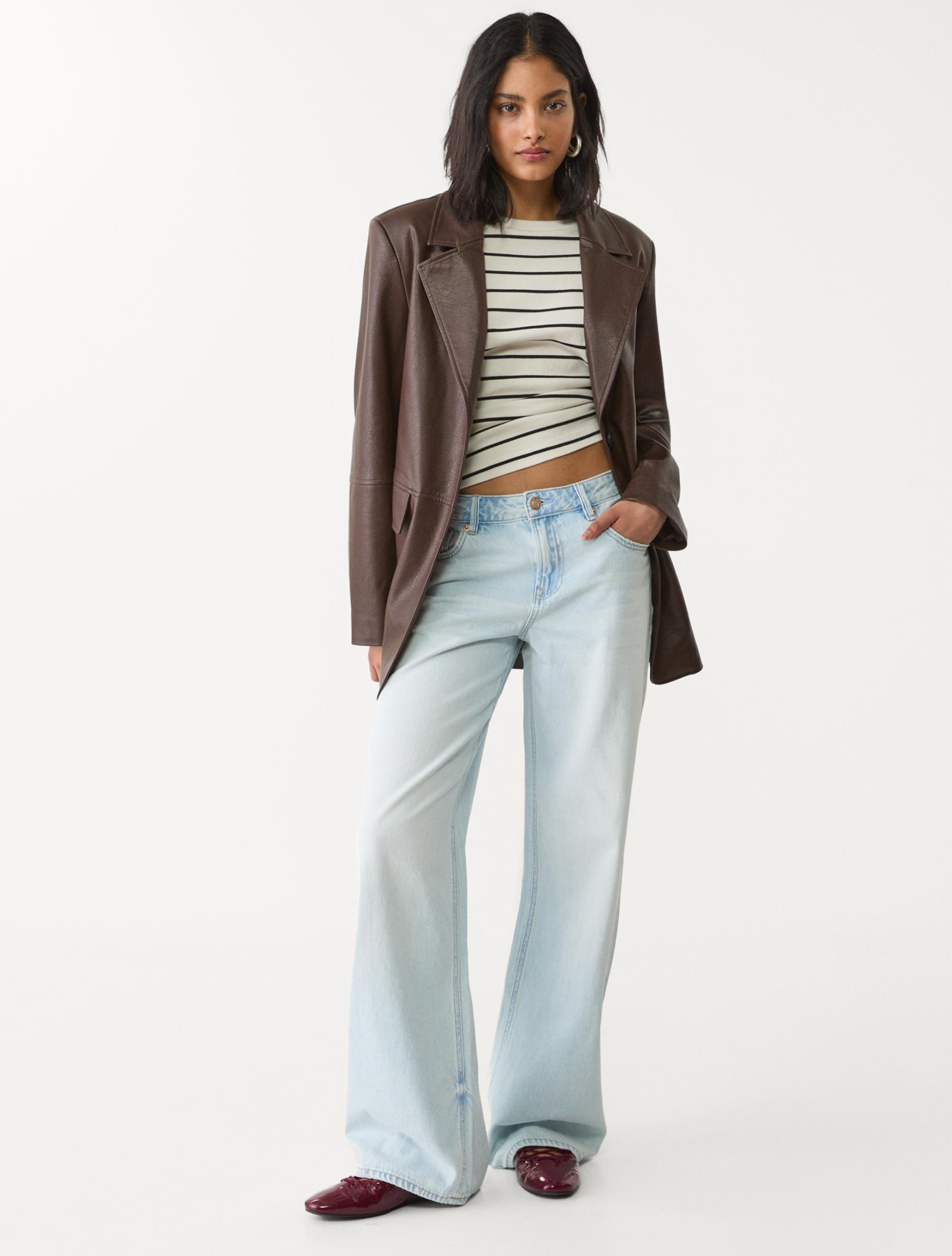 WIDE LEG JEANS MIT NIEDRIGEM BUND  -  29,99€