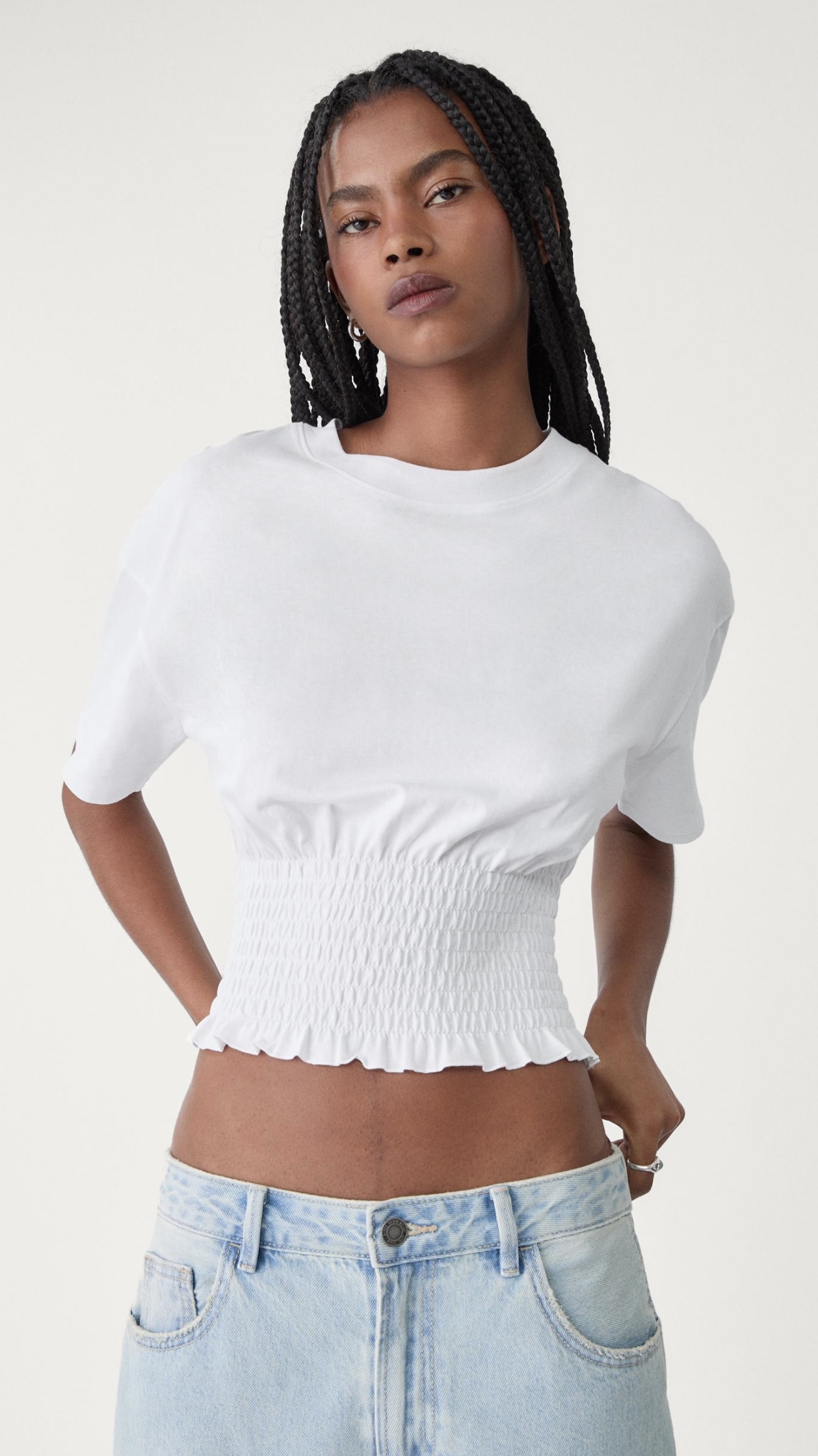 SHIRT MIT GERAFFTEM KÖRPER  -  15,99€