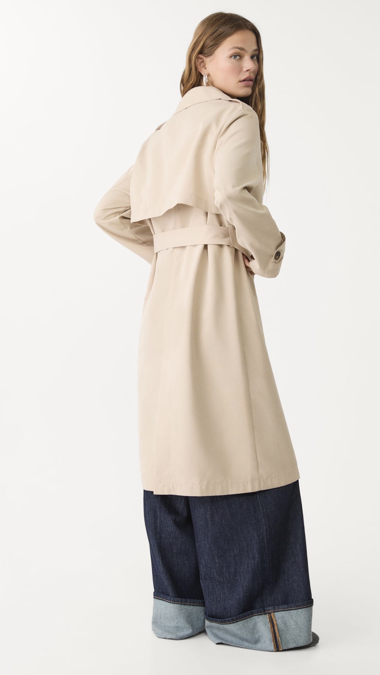 LANGER, FLIEßENDER TRENCHCOAT  -  49,99€